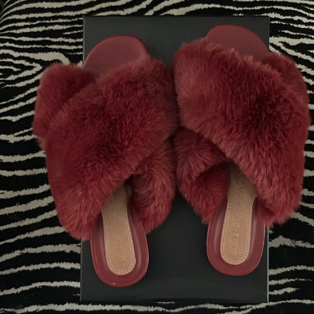 BCBGMaxazria Thea Burgundy Faux Fur Slippers Slip On Sandals | Size 8.5 NIB